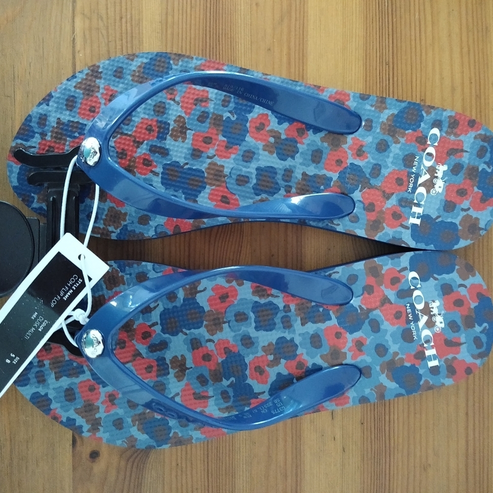 Coach Flip Flops sz 5 NWT